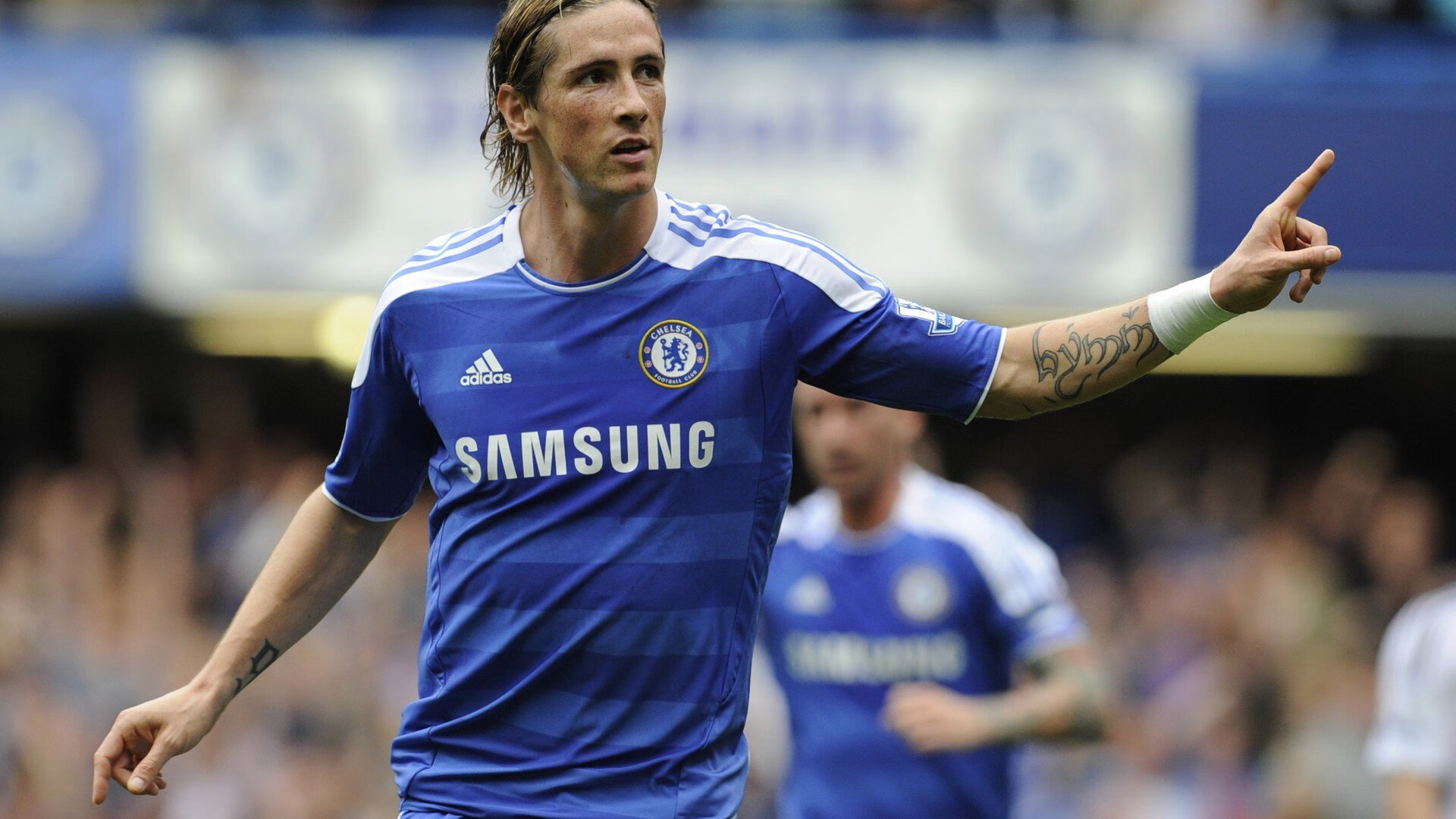 史上最精彩的“妙传”瞬间：斯托亚科维奇在快攻中送出助攻绝杀！